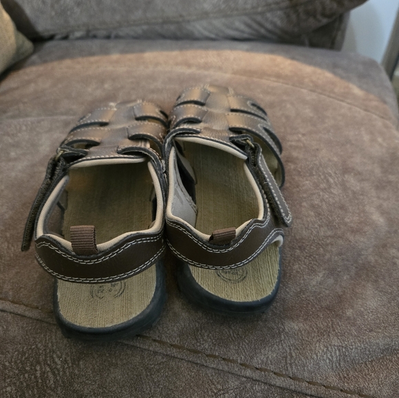 Boys size 1 Wonder Nation sandals - Picture 2 of 3